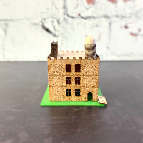 Tiny Building - Manor Lodge